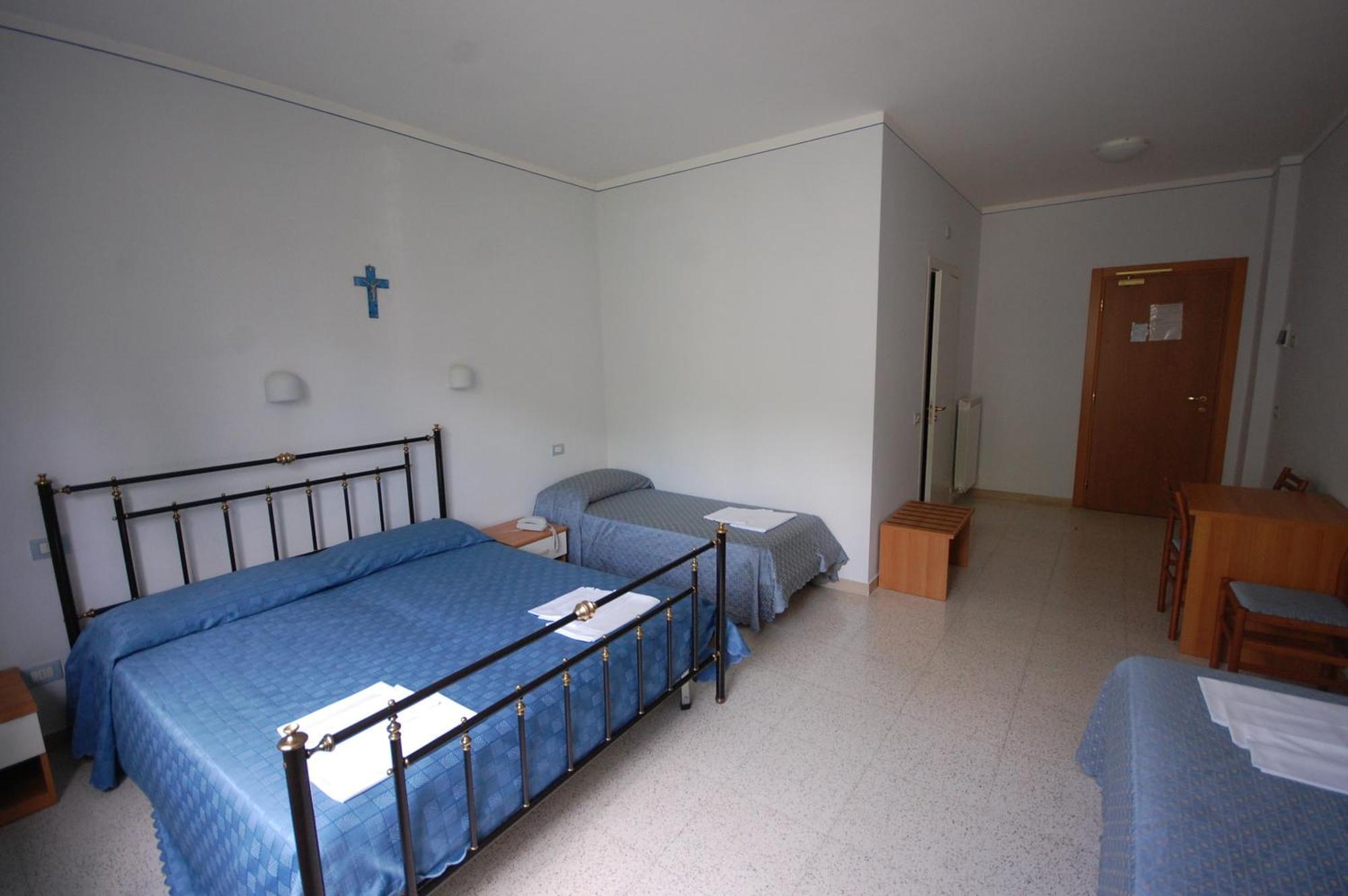 Casa Religiosa Di Ospitalita Nazareno Hotel สโปเลโต ภายนอก รูปภาพ